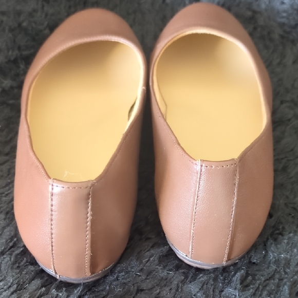 Naturalizer Women's Brown Round-Toe Ballet Flats - Picture 5 of 8